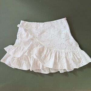 DO + BE Eyelet Ruffled Tiered White Mini Skirt Size M Fairy Cottagecore Feminine
